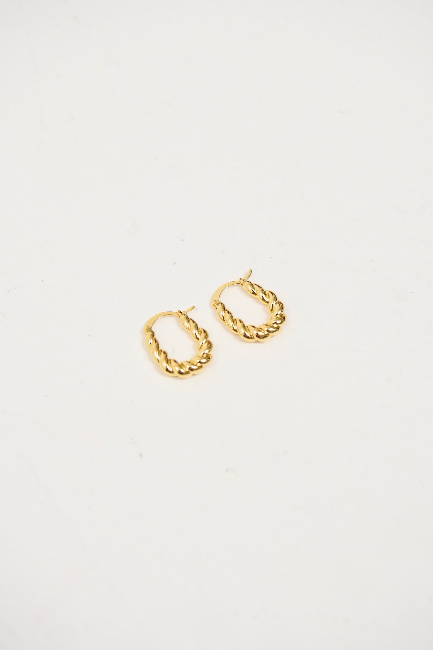 Lora Twist Hoop Gold