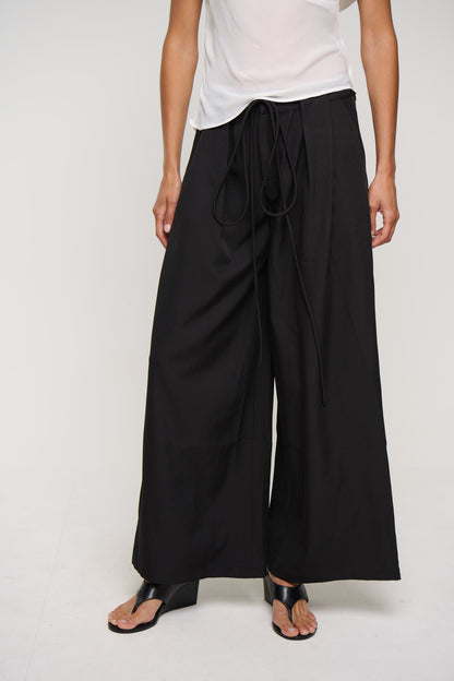 Alexia Pant Black
