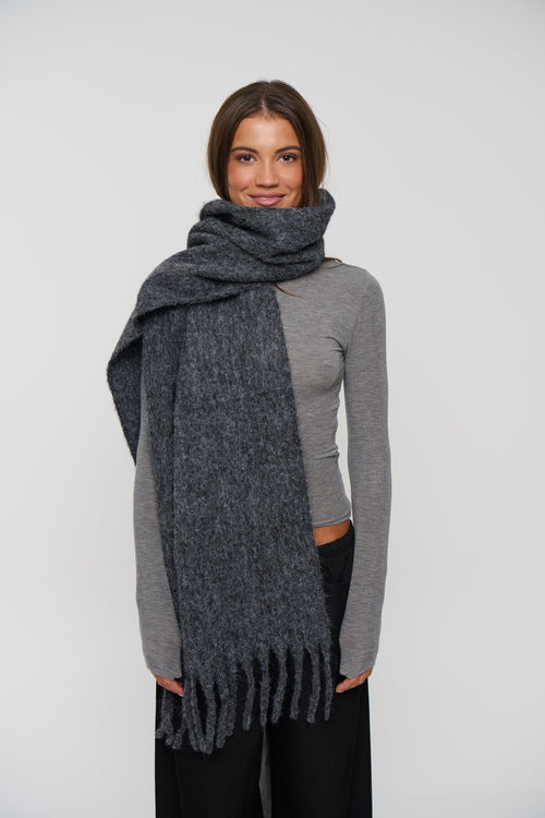 Ilaria Fluffy Scarf Charcoal