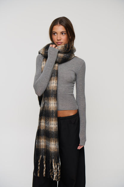 Eliana Fluffy Scarf Black