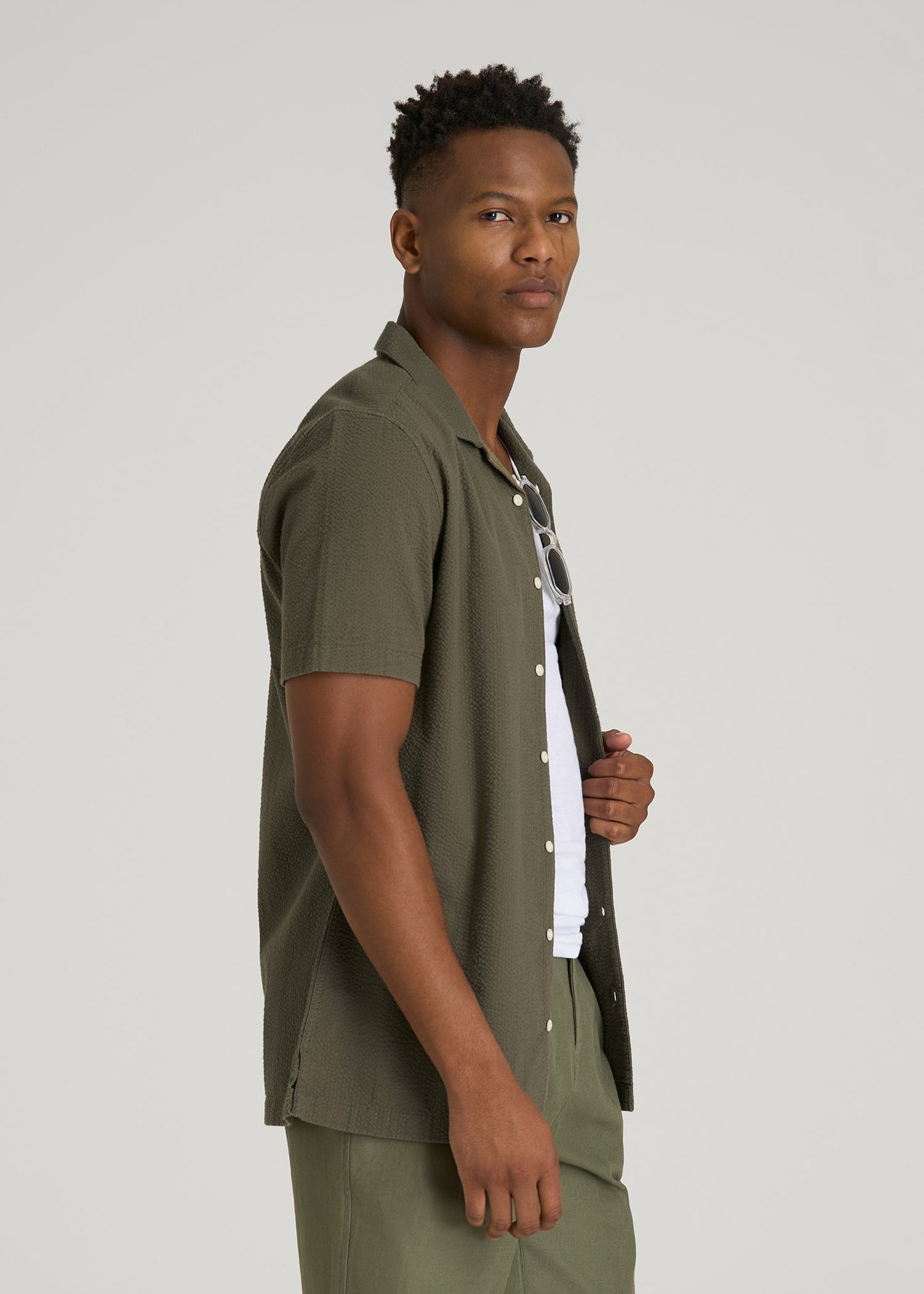 Seersucker Camp Collar Short Sleeve Shirt for Tall Men in Olive