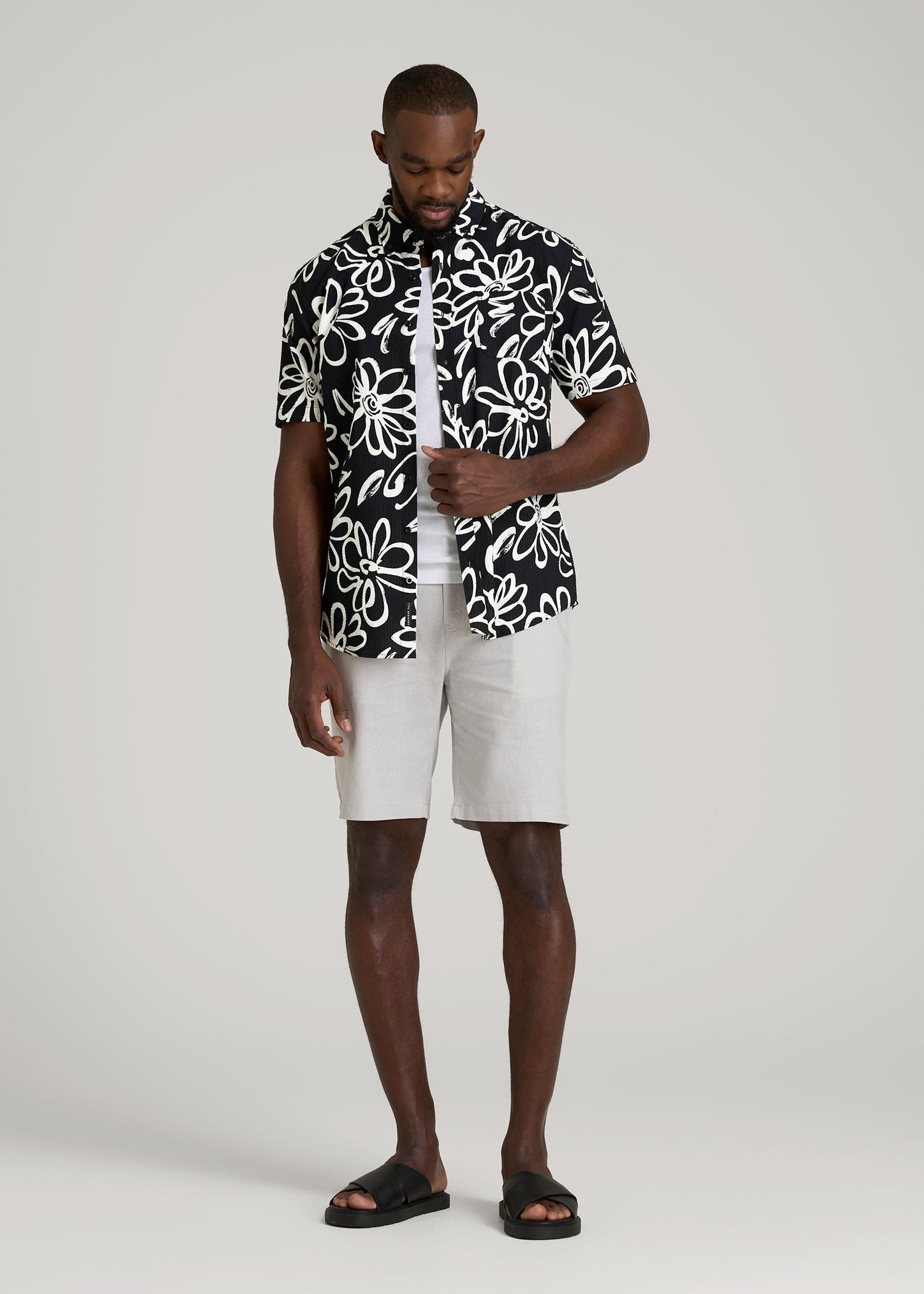 Seersucker Short Sleeve Shirt for Tall Men in Black and White Floral