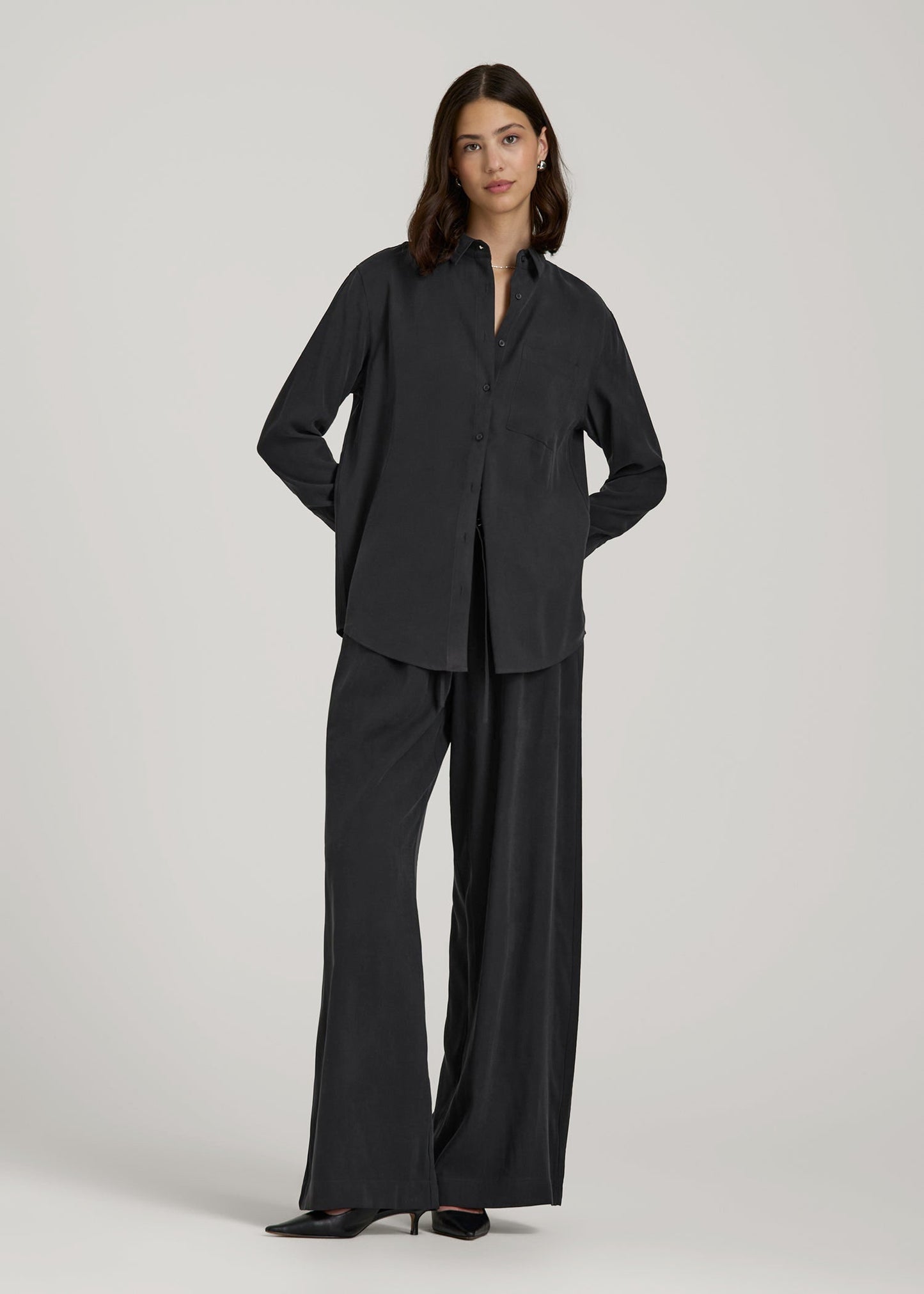 Relaxed Button-Up Single-Pocket Blouse for Tall Women in Vintage Black