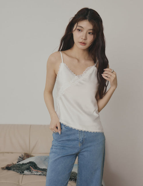 Amelie Padded Lace Trim Cami Top in White