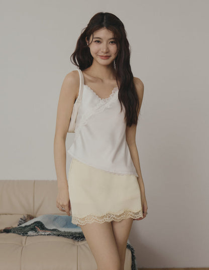 Amelie Padded Lace Trim Cami Top in White