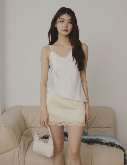Amelie Padded Lace Trim Cami Top in White