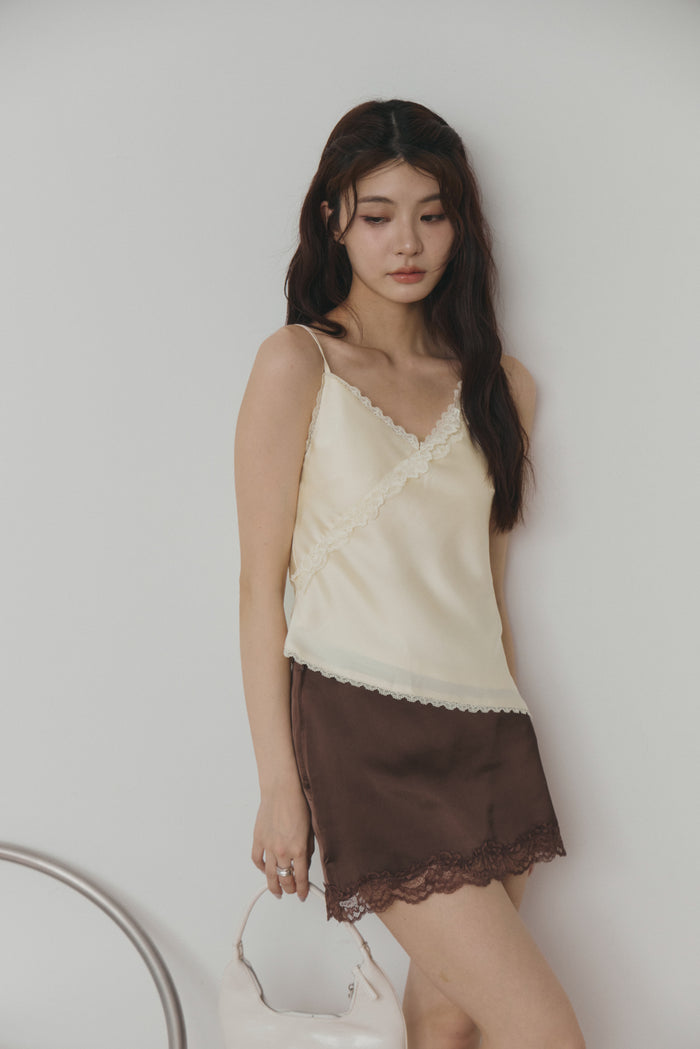 Celeste Lace Trim Skorts in Brown