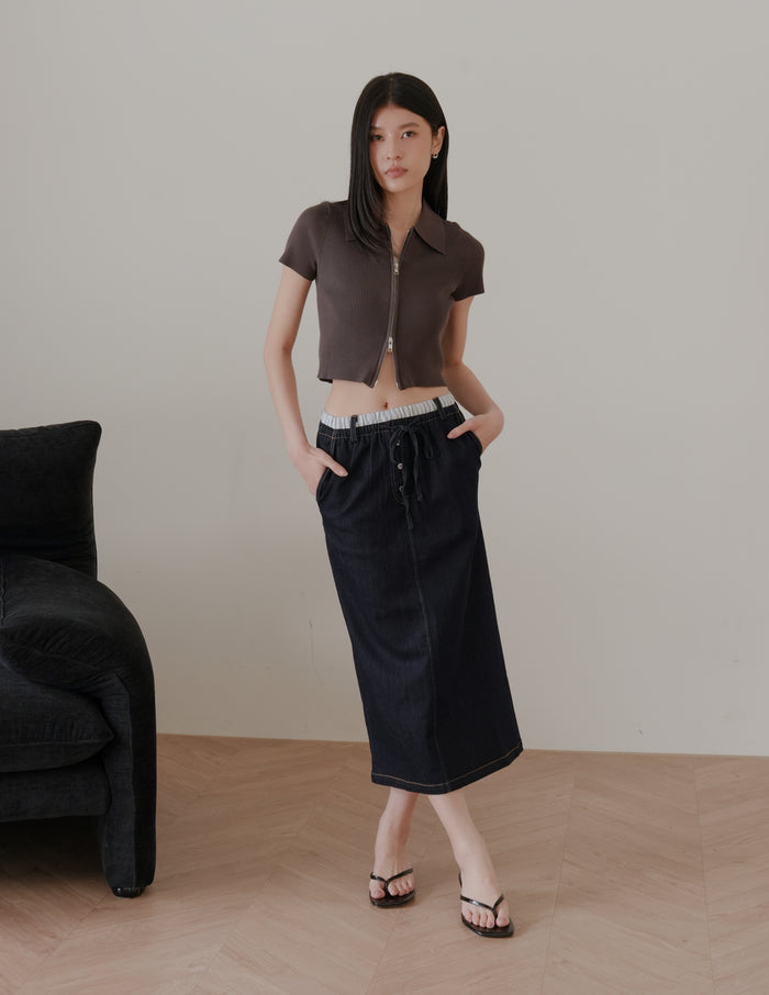 Ivy Contrast Waist Denim Skirt in Dark Wash