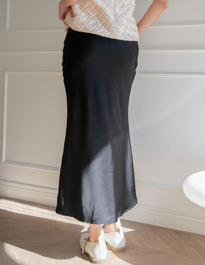 Juliet Satin Midi Skirt in Black