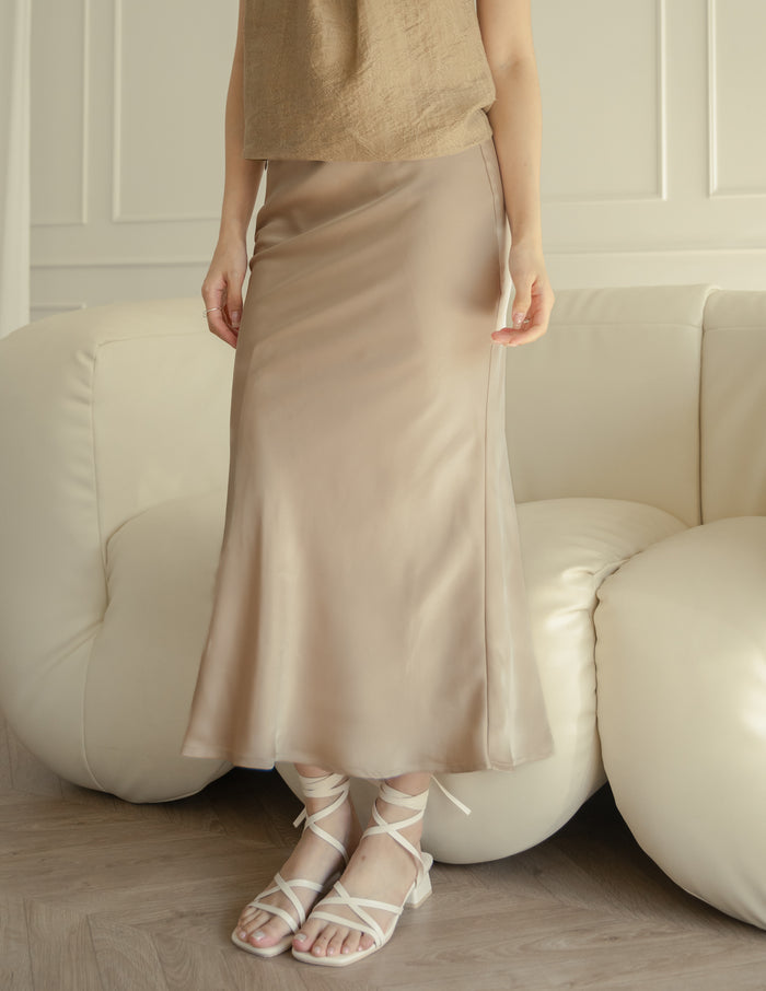 Juliet Satin Midi Skirt in Champagne