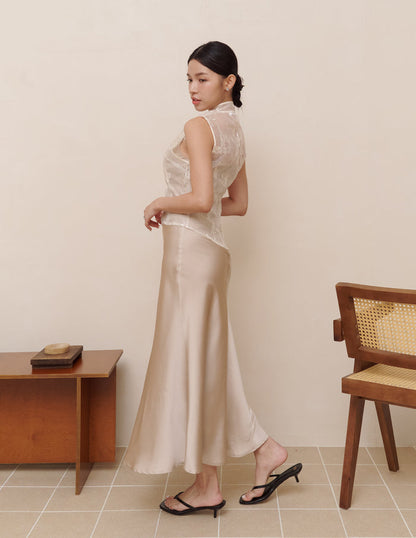Qian Embroidered Overlay Top in Botanique