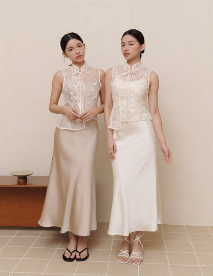 Qian Embroidered Overlay Top in Botanique