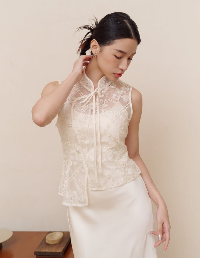 Qian Embroidered Overlay Top in Diamond Bloom
