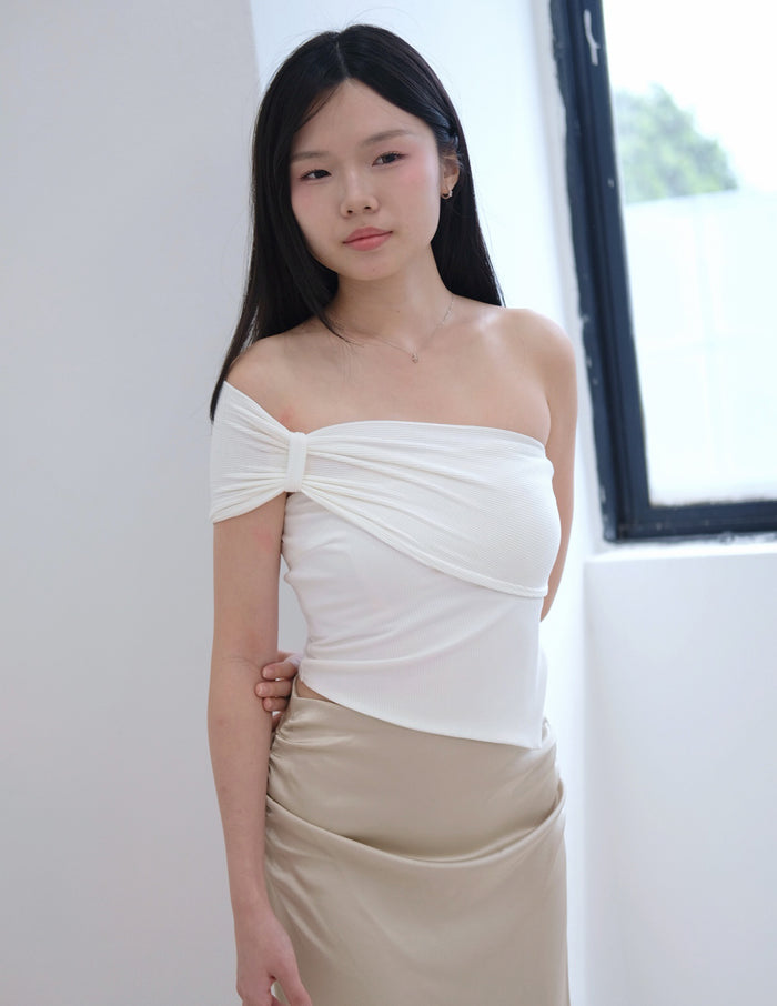 Tyla Padded One-Shoulder Top in White