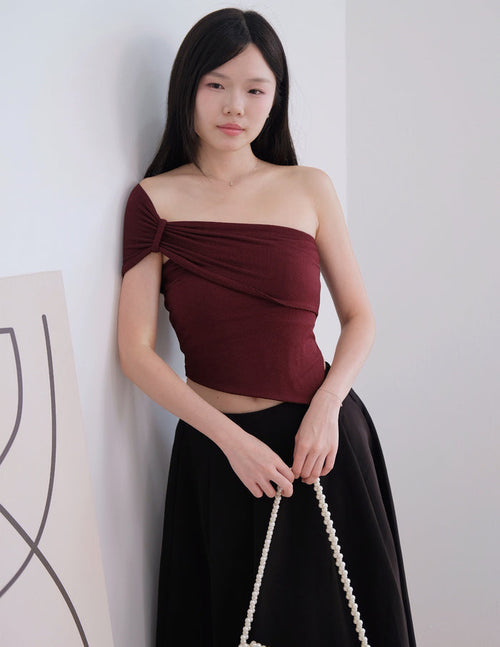 Tyla Padded One-Shoulder Top in Wine