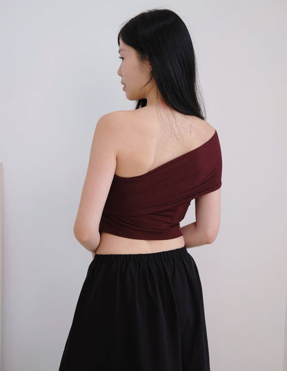Tyla Padded One-Shoulder Top in Wine